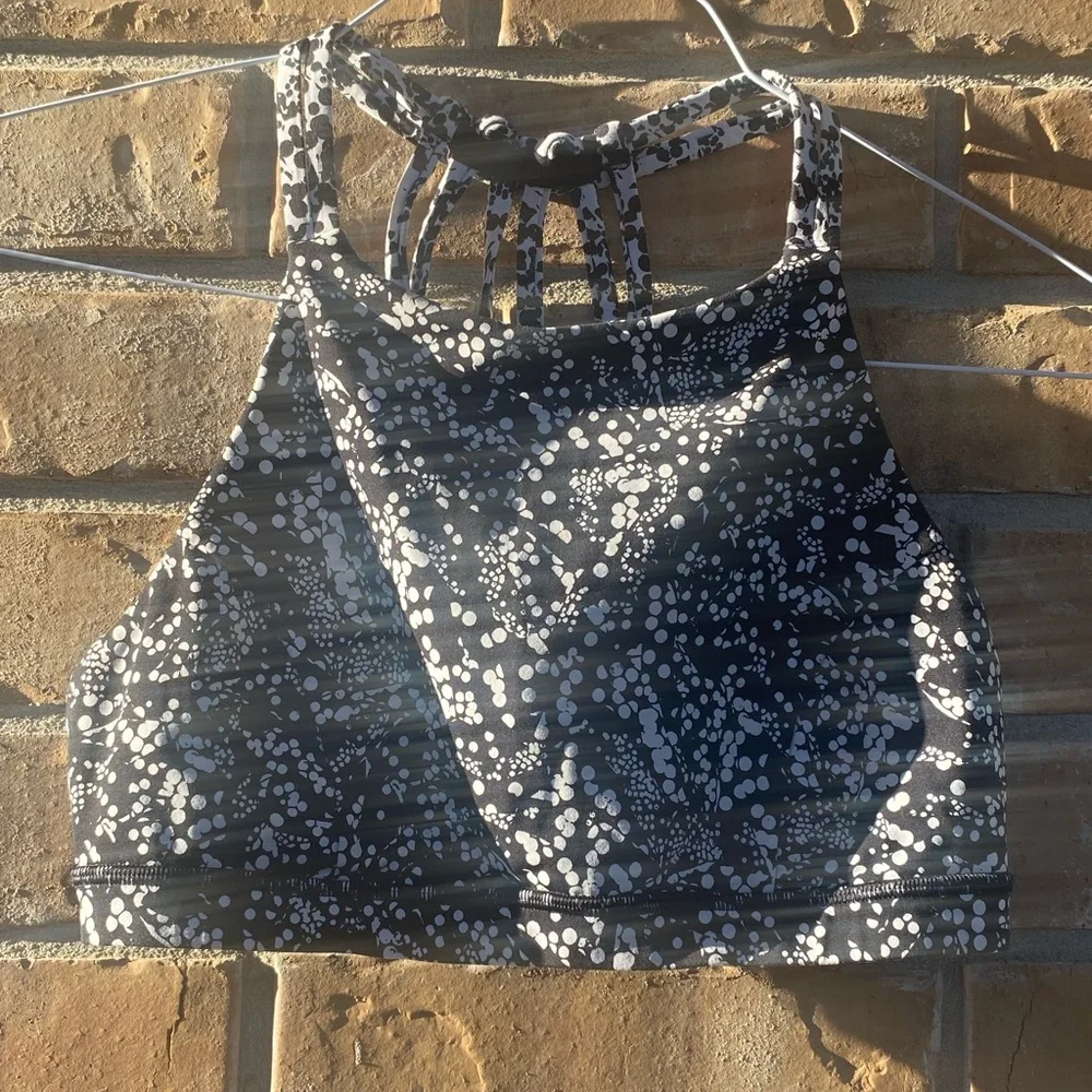 Lululemon Slide With Me Bra in Chirasu Black / Chirakasu Alpine White ~ 6 - Picture 4 of 11